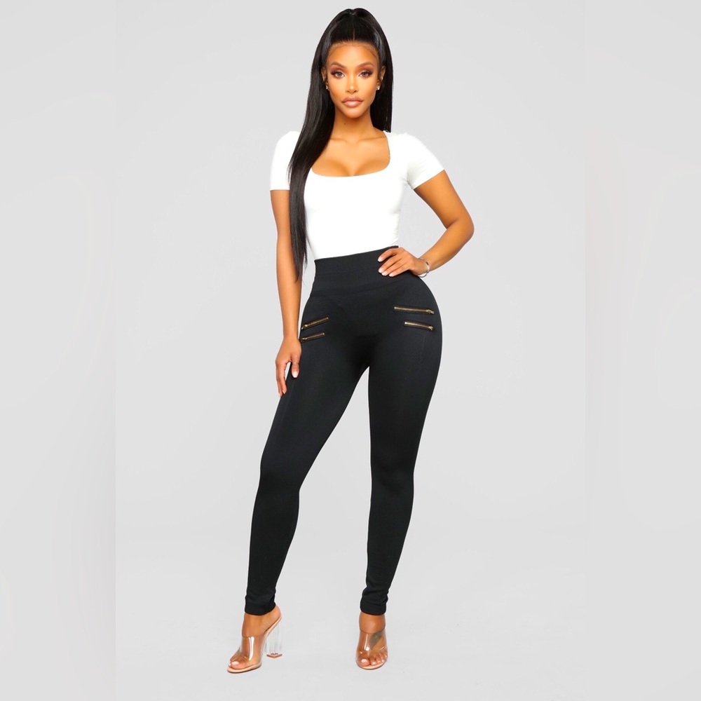 COPY - COPY - Fashion Nova leggings